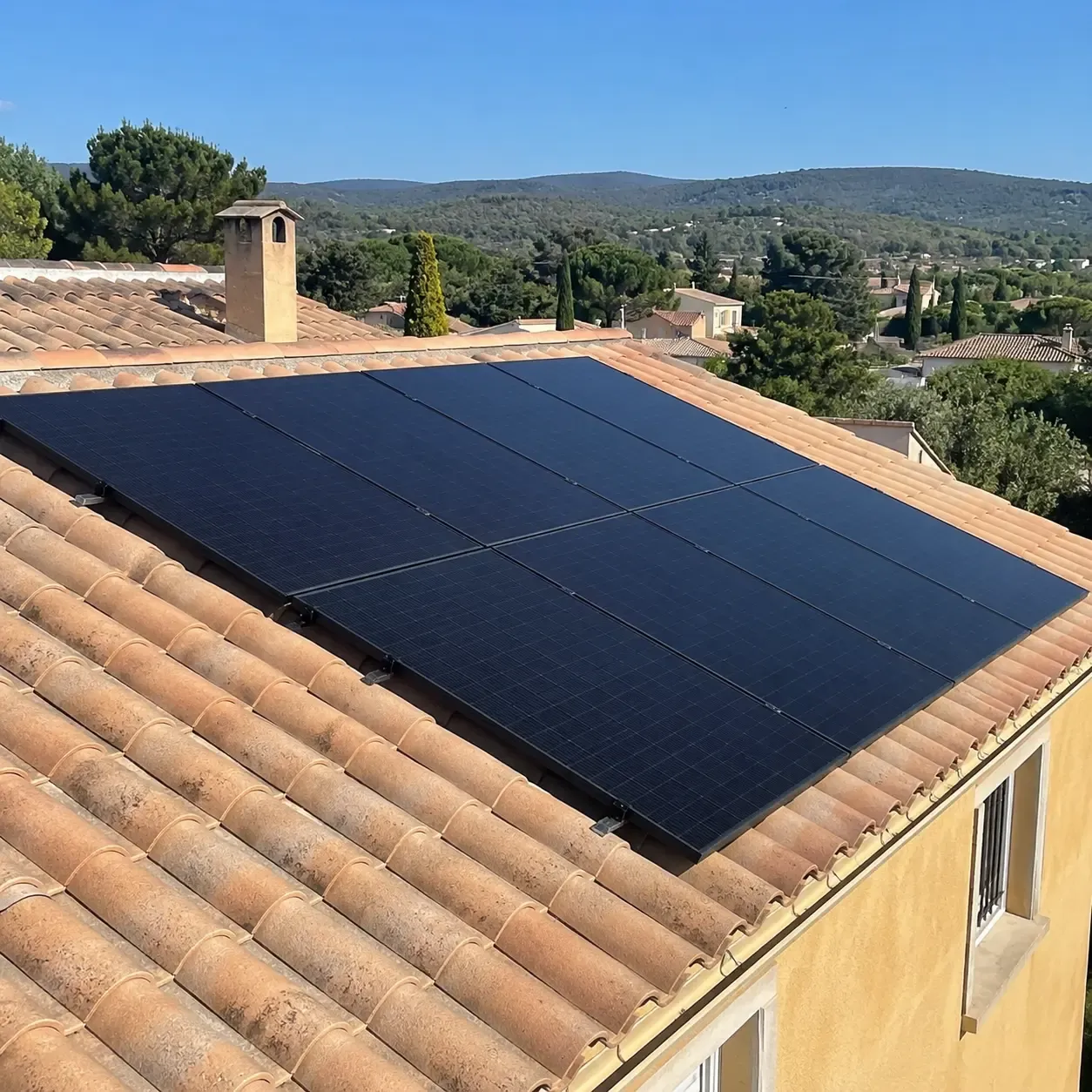 Image panneaux solaires photovoltaiques 3 panneaux photovoltaiques 83